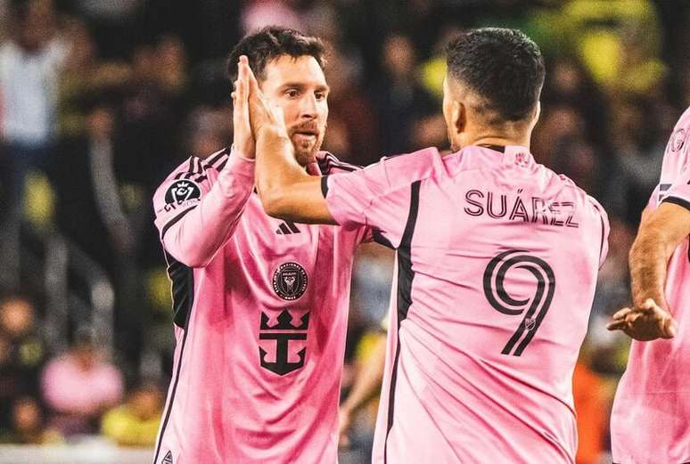 Su&aacute;rez se declara a Messi antes do &uacute;ltimo jogo pela Argentina &ndash;
