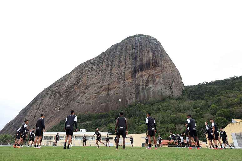 Botafogo enfrenta o Vasco nesta quarta (7), no Est&aacute;dio Nilton Santos &ndash;
