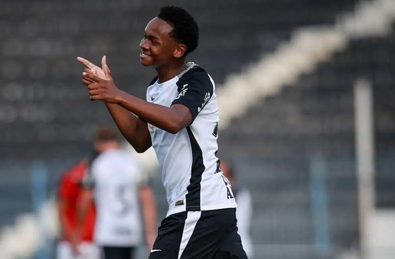 Corinthians massacrou o Atl&eacute;tico-GO por 8 a 0, garantindo a segunda posi&ccedil;&atilde;o &ndash;