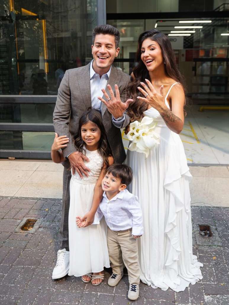Jheny Santucci e Arthur Aguiar estavam juntos desde 2023 e oficializaram o casamento em julho deste ano