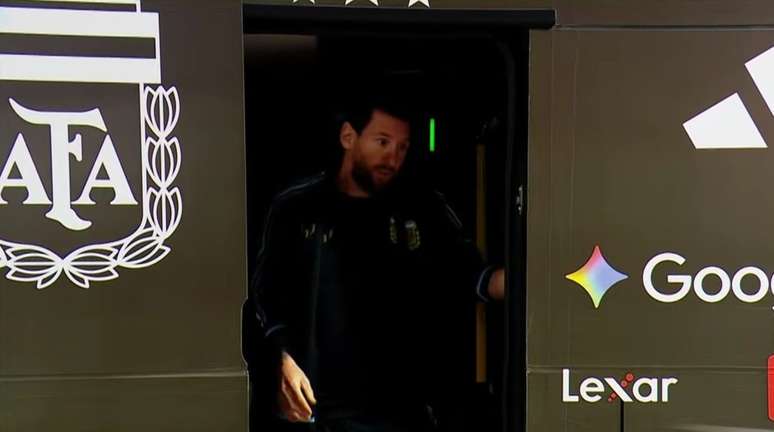Craque chega ao est&aacute;dio para sua &uacute;ltima partida pela sele&ccedil;&atilde;o da Argentina &ndash;