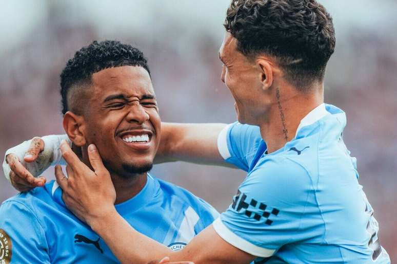 Empresa OKX, de criptomoedas, estampa marca na manga da camisa do City &ndash;