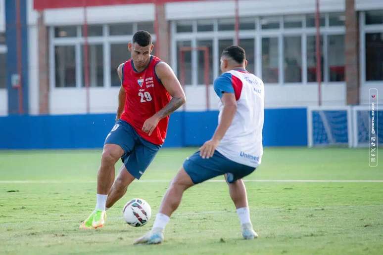 Rodrigo Santos treina forte pelo Fortaleza; volante &eacute; op&ccedil;&atilde;o no banco &ndash;