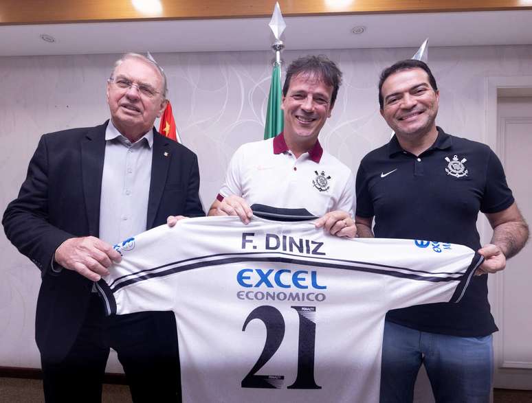 Fernando Diniz chegou ao Corinthians dois dias ap&oacute;s derrota para o Inter &ndash;