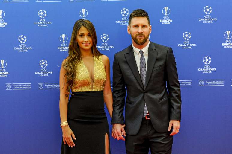 Lionel Messi e sua esposa Antonella Roccuzzo &ndash;