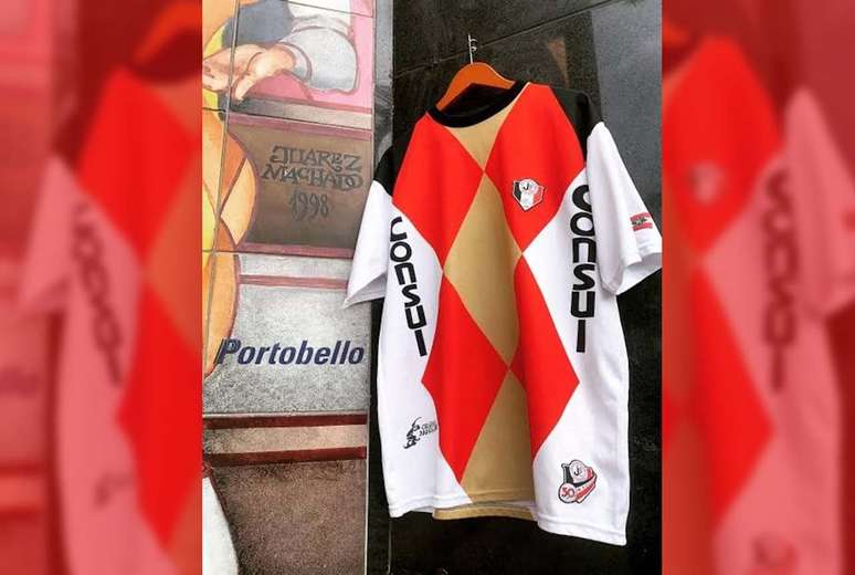Artista desenhou camisa comemorativa do Joinville &ndash;