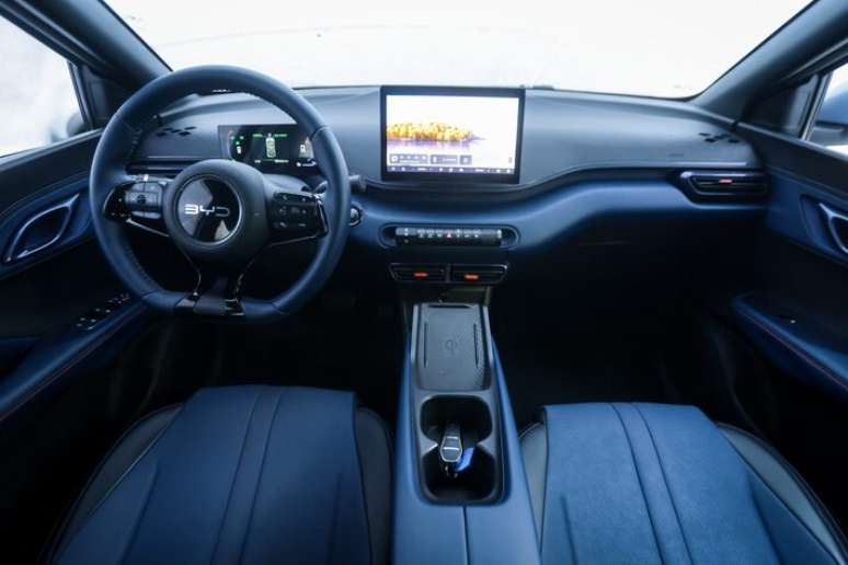 Interior do BYD Dolphin Mini