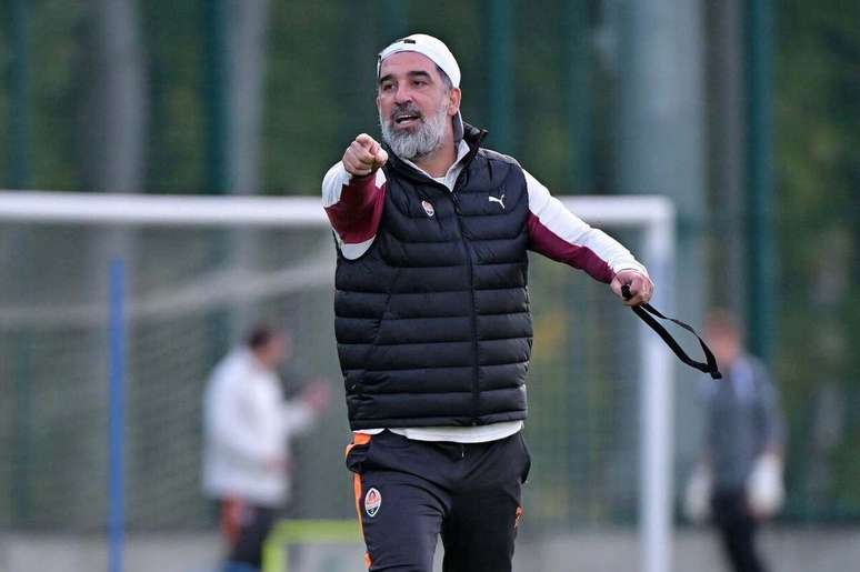 Arda Turan &eacute; cotado para assumir o comando da sele&ccedil;&atilde;o turca &ndash;