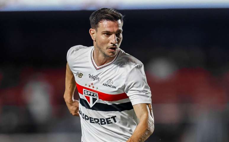 Empr&eacute;stimo tamb&eacute;m n&atilde;o avan&ccedil;ou por causa do sal&aacute;rio do jogador &ndash;