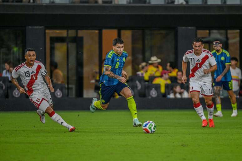 Col&ocirc;mbia bate Peru, em Miami &ndash;