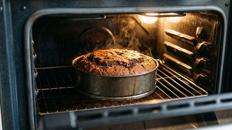O cozimento completo no forno &eacute; a &uacute;nica forma de eliminar os germes da farinha e garantir uma sobremesa segura para toda a fam&iacute;lia.