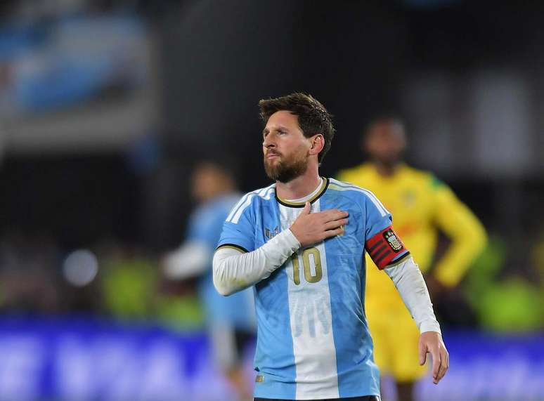 Messi fez gol e assist&ecirc;ncia em despedida &ndash;