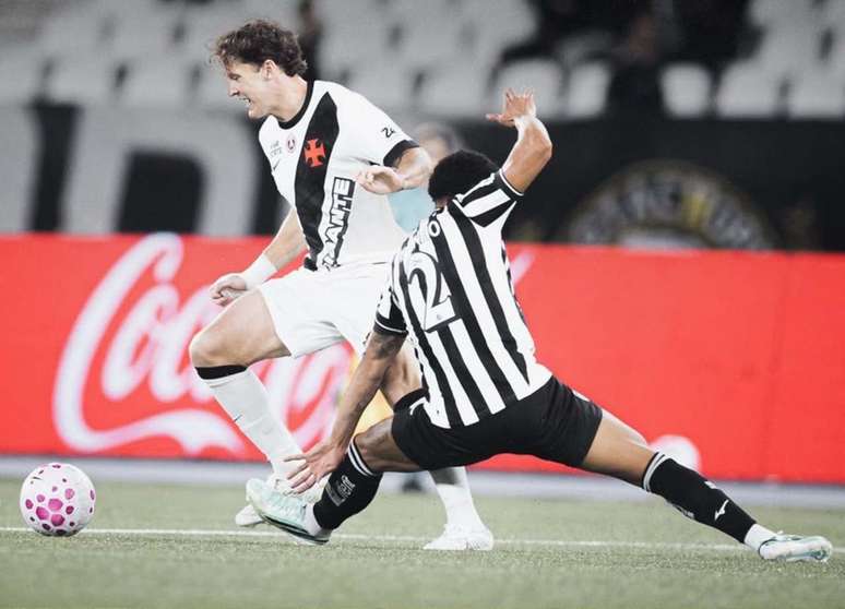 Vasco bateu o Botafogo no Nilton Santos por 2 a 1 &ndash;
