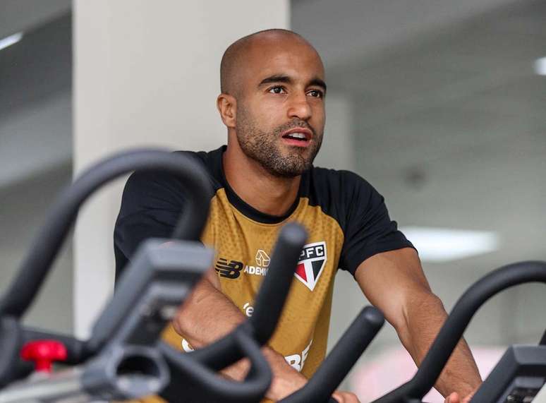 Lucas pode voltar aos gramados ap&oacute;s cinco meses &ndash;