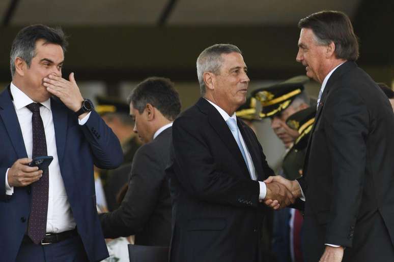 General Braga Netto (ao centro) foi um dos militares condenados por tentativa de golpe de Estado