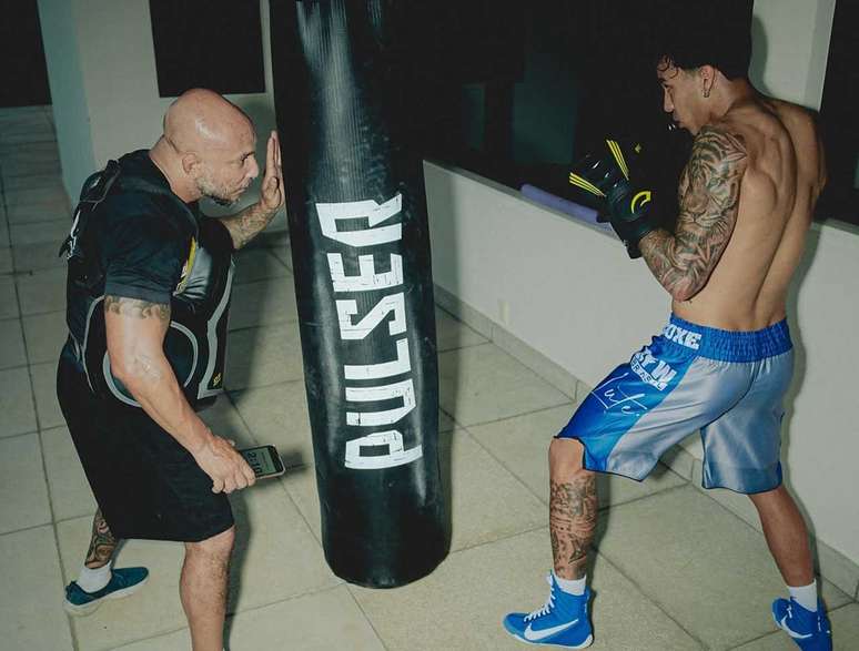 Kaio Jorge em treino de boxe ap&oacute;s vit&oacute;ria sobre o S&atilde;o Paulo &ndash;
