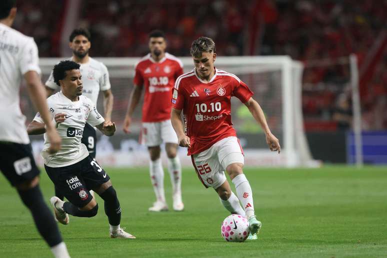 Internacional come&ccedil;ou a partida com o p&eacute; direito no Beira-Rio &ndash;