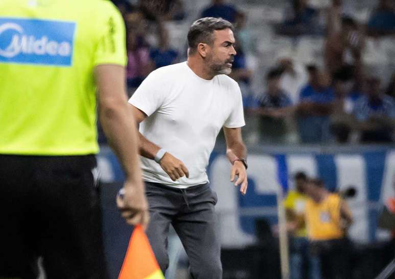 Para Artur Jorge, Felipe Morais fez um jogo not&aacute;vel e ganhou muito pontos.&nbsp;