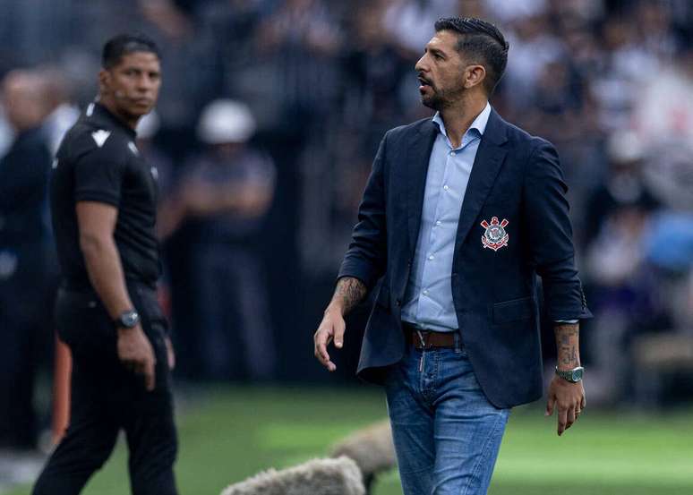Com Emiliano D&iacute;az como auxiliar, Tim&atilde;o precisa resolver situa&ccedil;&atilde;o antes do D&eacute;rbi, caso fechado &ndash;