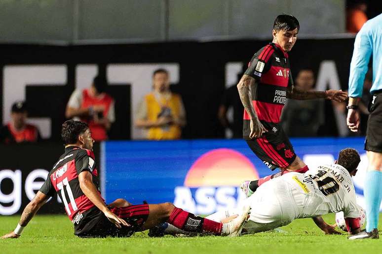 Leonardo Jardim ficou na bronca com a arbitragem de Anderson Daronco &ndash;
