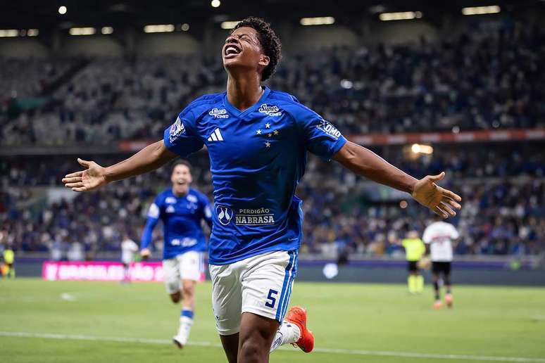 Z&eacute; Lucas marcou o seu primeiro gol pelo Cruzeiro diante do S&atilde;o Paulo, na &uacute;ltima quarta &ndash;