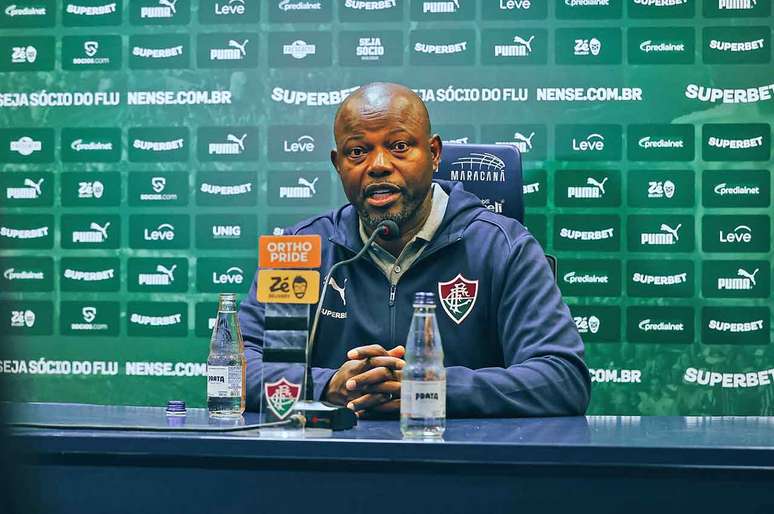Marc&atilde;o elogiou jogadores pela vit&oacute;ria sobre o Coritiba no Maracan&atilde;-