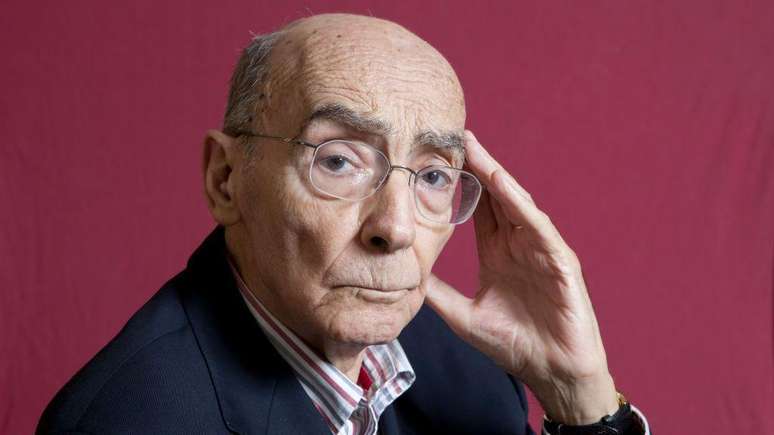 O escritor Jos&eacute; Saramago em retrato de 2007; Ensaio sobre a Lucidez faz parte de fase dos romances aleg&oacute;ricos