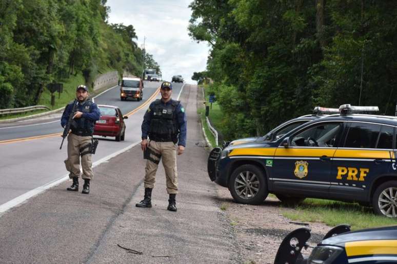 Dados da PRF analisados pelo Jornal do Carro mostram taxa de mortalidade duas vezes maior nos acidentes por ultrapassagem do que em outros acidentes