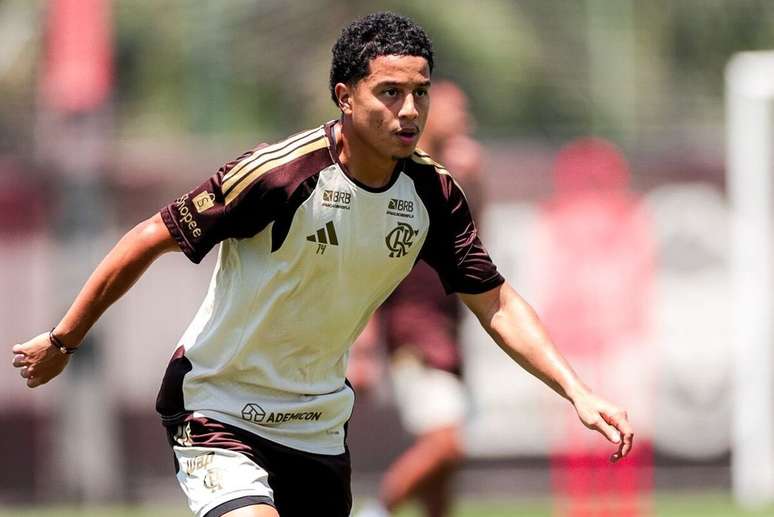 Val&ecirc;ncia volta a treinar no Flamengo ap&oacute;s defender o Equador na Data Fifa &ndash;
