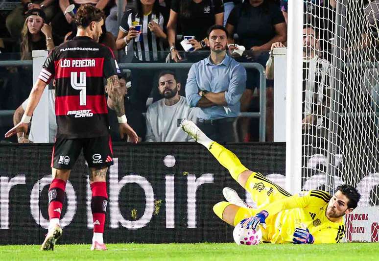 Rossi falhou minutos antes da jogada que gerou p&ecirc;nalti &ndash;