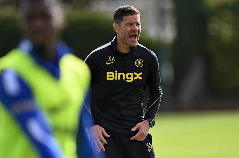 Xabi Alonso ainda busca colocar o Chelsea nos trilhos &ndash;