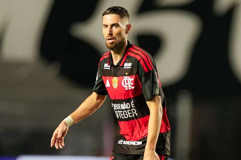 Jorginho sofre terceiro cart&atilde;o vermelho na temporada &ndash;