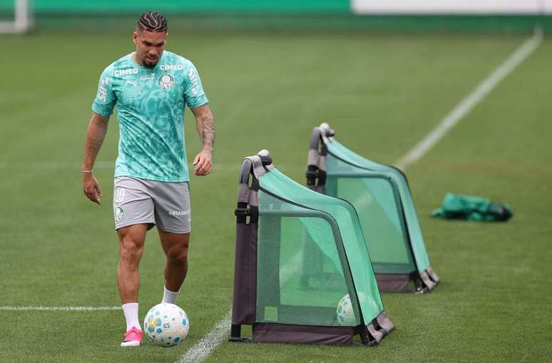 Paulinho durante treinamento do Palmeiras ao longo da semana &ndash;