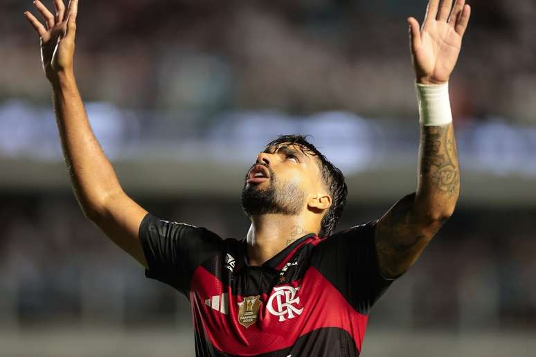 Paquet&aacute;, de cabe&ccedil;a, marcou o segundo do Flamengo no jogo &ndash;