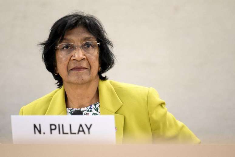 A ex-chefe de direitos humanos das Na&ccedil;&otilde;es Unidas e l&iacute;der de uma comiss&atilde;o internacional de inqu&eacute;rito sobre supostos crimes cometidos durante o mais recente conflito entre Israel e o grupo isl&acirc;mico Hamas em Gaza, Navi Pillay, apresenta seu relat&oacute;rio no dia da abertura da 50&ordf; sess&atilde;o do Conselho de Direitos Humanos da ONU, em Genebra, em 13 de junho de 2022.