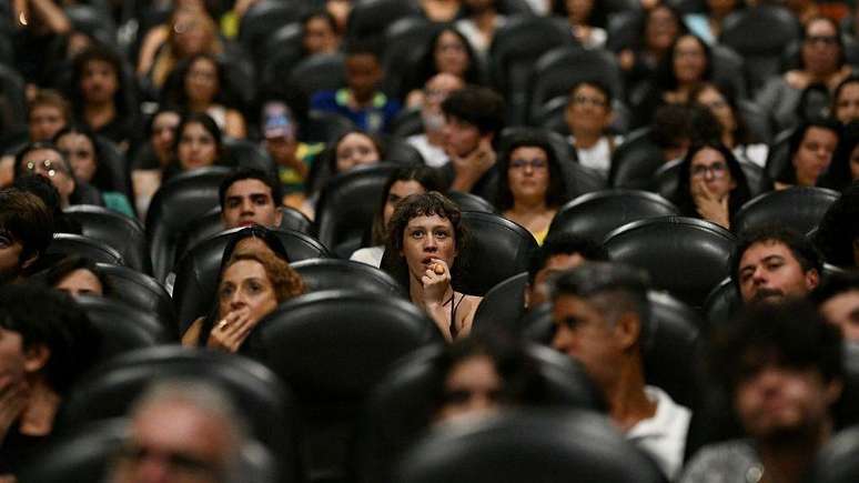 Brasileiros assistem &agrave; cerim&ocirc;nia do Oscar de 2026, que teve como um dos candidatos o filme nacional O Agente Secreto, no cinema Esta&ccedil;&atilde;o Botafogo, no Rio de Janeiro