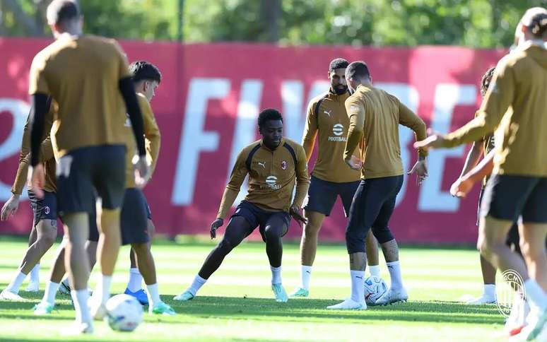 Milan se prepara para voltar a campo neste domingo diante da Sassuolo &ndash;