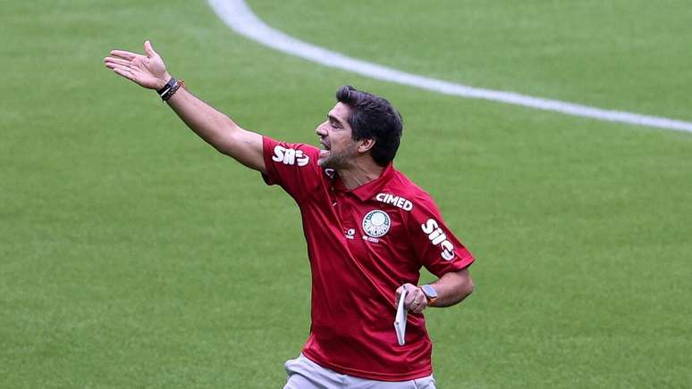 Abel Ferreira, do Palmeiras, durante treinamento, no Nubank Parque &ndash;