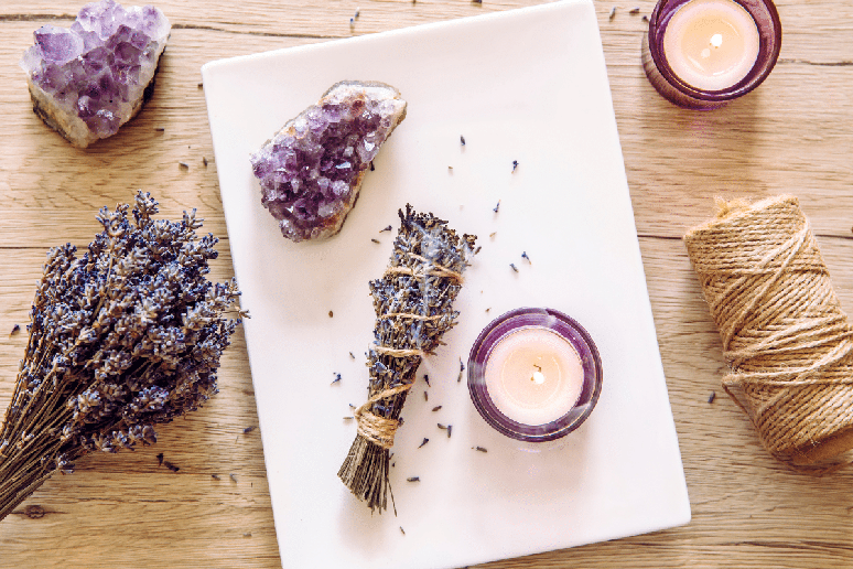 O banho com lavanda ajuda a aumentar a intui&ccedil;&atilde;o e limpar energias 