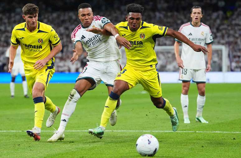 Kylian Mbappe foi muito marcado na partida &ndash;