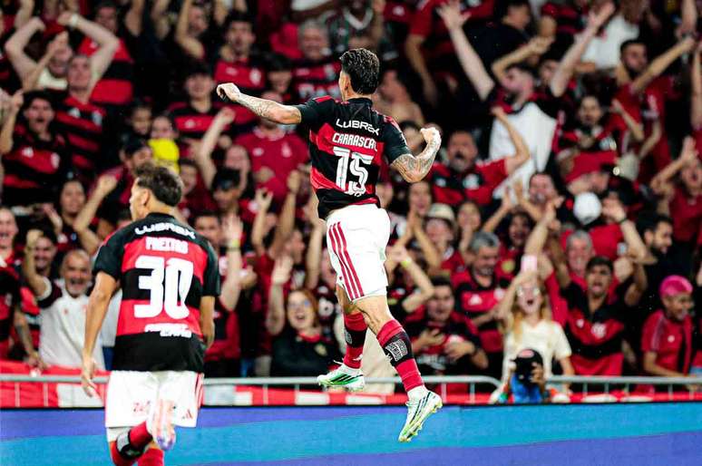 Ao vencer o Fluminense por 1 a 0, o Flamengo sustentou a lideran&ccedil;a e a maior possibilidade de titulo. do Brasileiro.