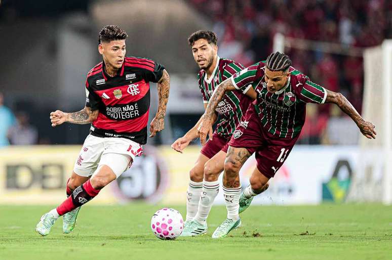 Fla-Flu teve muitas reclama&ccedil;&otilde;es contra a arbitragem &ndash;