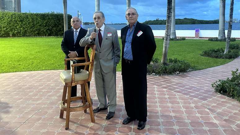 Juan Omar Sixto (centro) e seus colegas t&ecirc;m grandes planos j&aacute; elaborados para Cuba