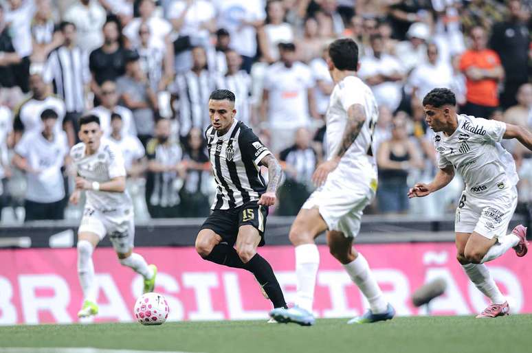 Santos sofreu a virada nos minutos finais, na Arena MRV &ndash;