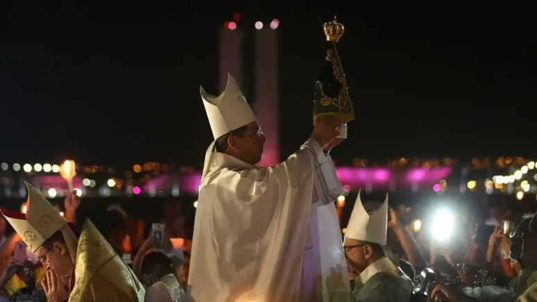 O feriado brasileiro de 12 de outubro n&atilde;o tem nada a ver com o Dia das Crian&ccedil;as, mas com a padroeira, Nossa Senhora Aparecida