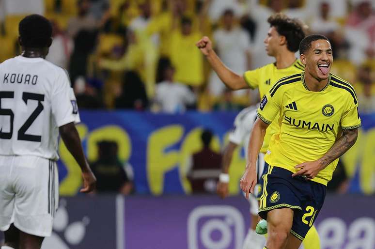 &Acirc;ngelo comemora o gol marcado na Champions da &Aacute;sia &ndash;