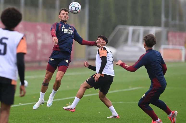 Atividade de prepara&ccedil;&atilde;o dos jogadores do Arsenal &ndash;