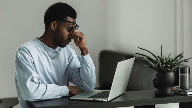 Uma sensibilidade maior do que o habitual a cr&iacute;ticas ou &agrave; rejei&ccedil;&atilde;o pode ser um sinal de depress&atilde;o