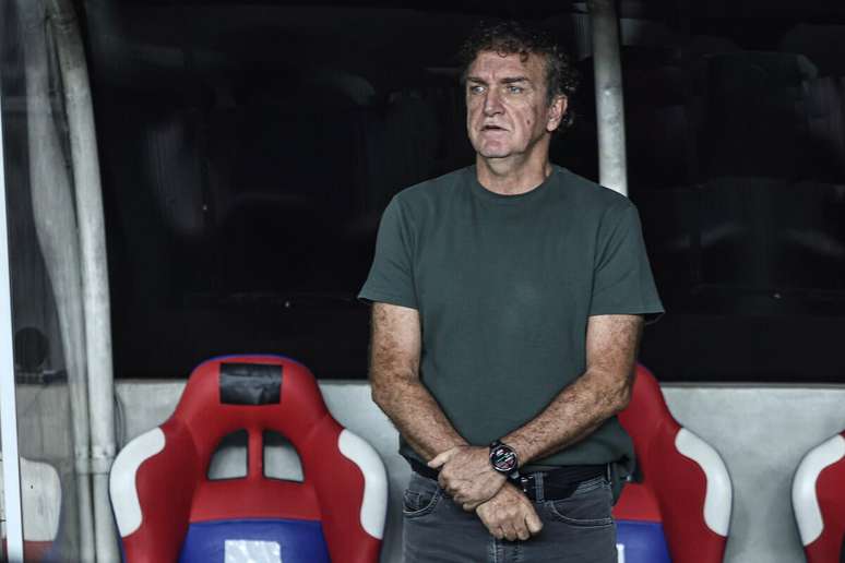Cuca evitou responsabilizar o jogador, mas marcou conversa com a comiss&atilde;o &ndash;