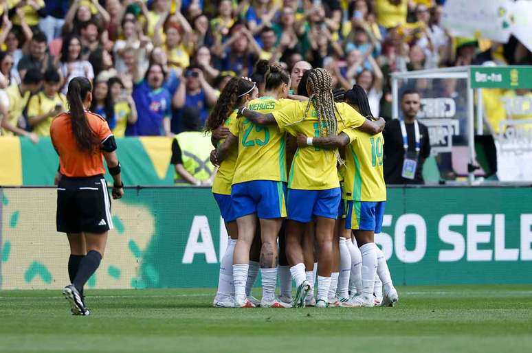 No primeiro amistoso, no Beira-Rio: Brasil 3 a 1 na Argentina. Nesta ter&ccedil;a o segundo duelo. Mas na Arena Pernambuco.